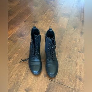 Black combat boots target brand worn once women’s size 9